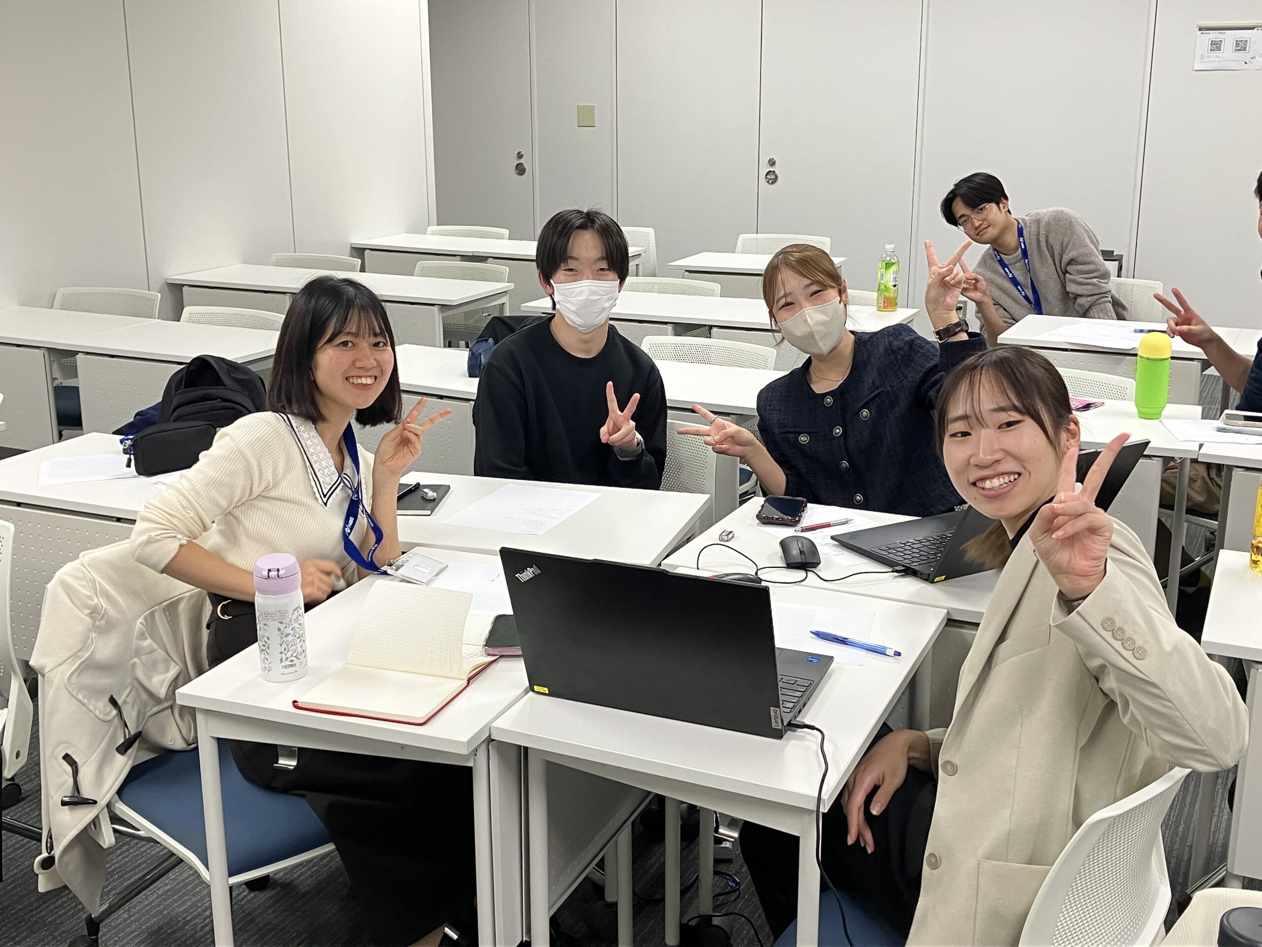 2025.11.28 新人フォローアップ研修。配属後から現在までの振り返りと、残りの半年の過ごし方の目標をお互いに話し合うことを目的としています。